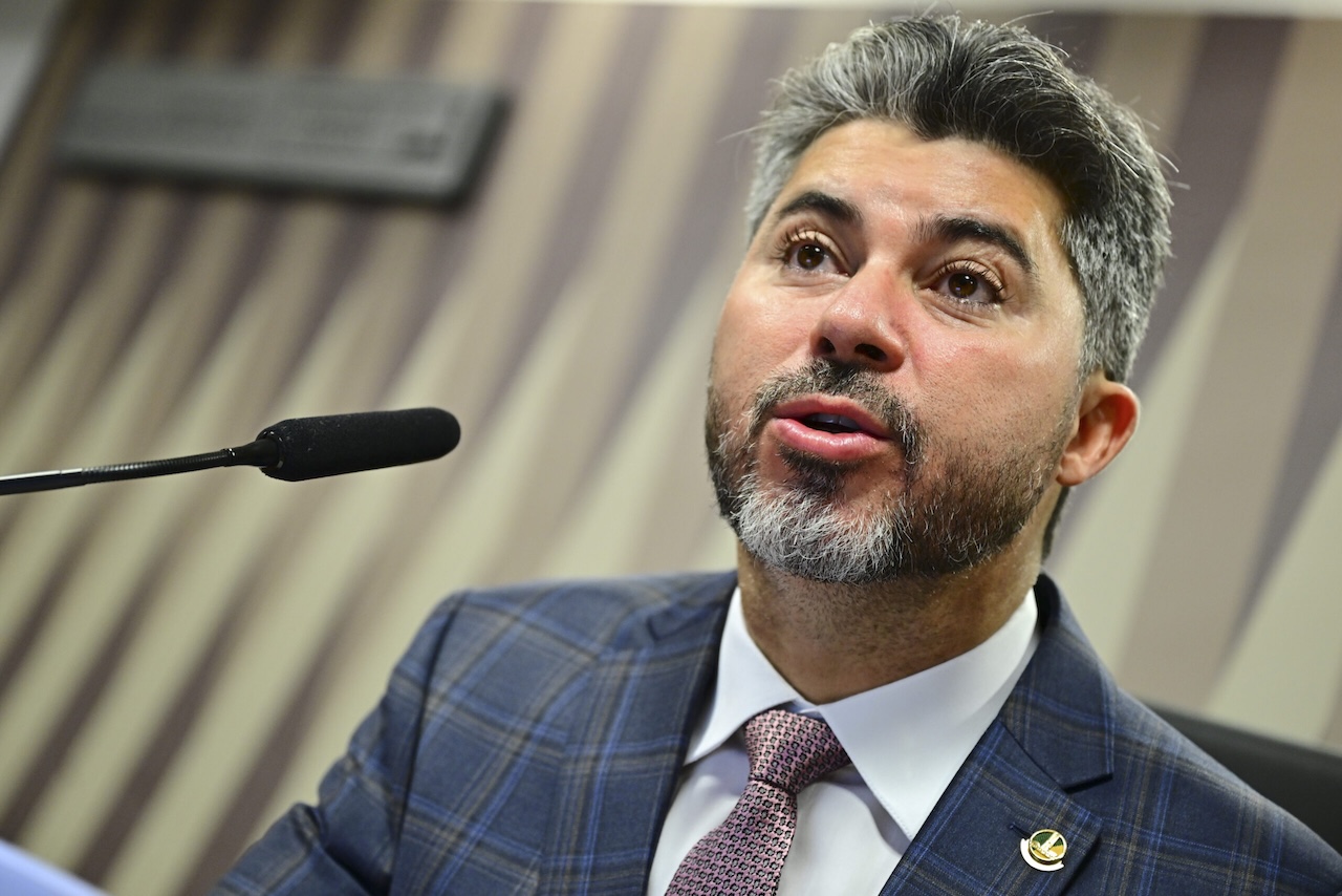 CI vai apurar sobre superintendentes de agências que moram no exterior